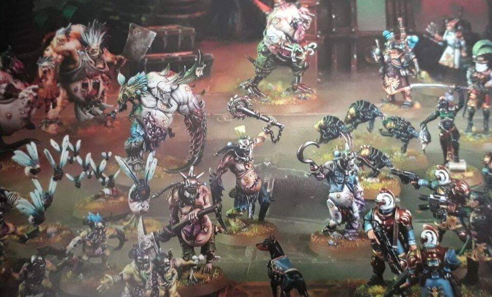 Breaking News! Plastic Rogue Trader boxed game!!