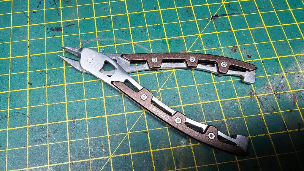 Cutter in metallo con lama a 30